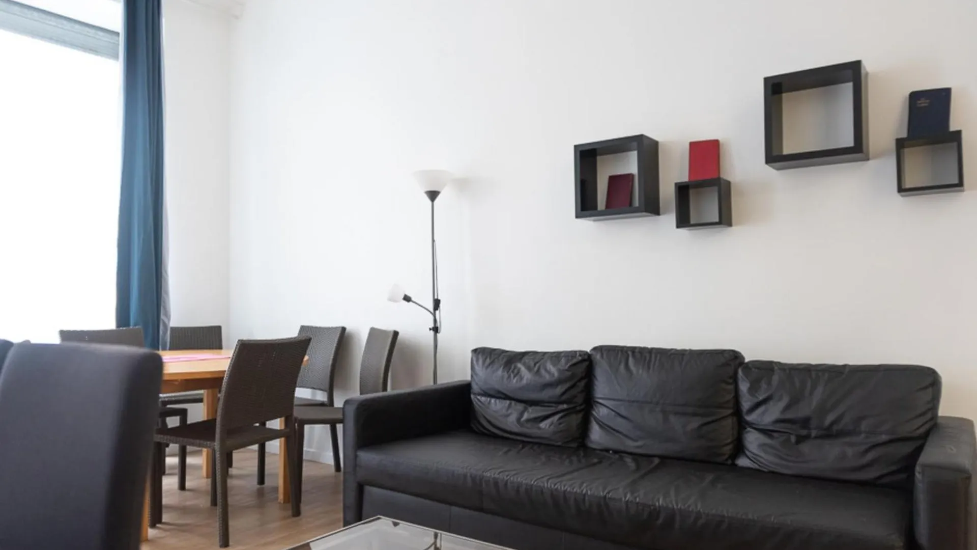 Comfortable 49 M In The Heart Of Paris